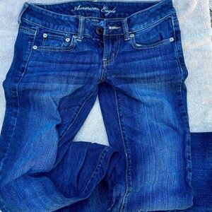 American Eagle Outfitters Junior’s Blue Jeans